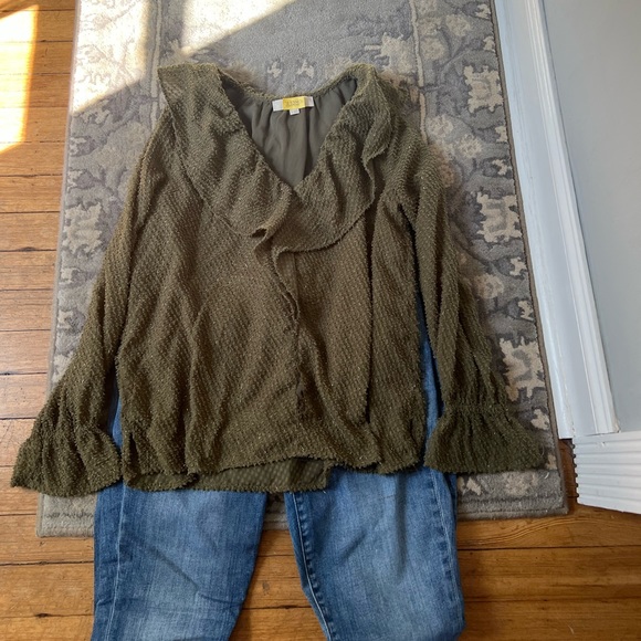 Olive 🫒 Top - Picture 3 of 7